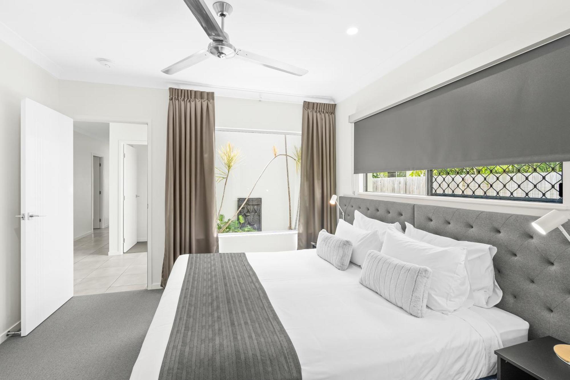 Blue Lagoon Villa B Κερνς Εξωτερικό φωτογραφία